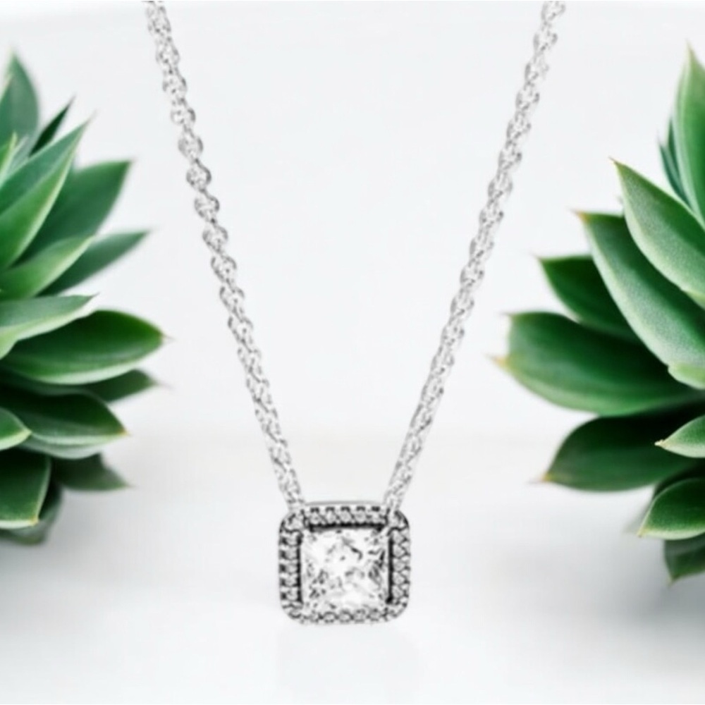 NWOT Sterling silver squared pendant 18”